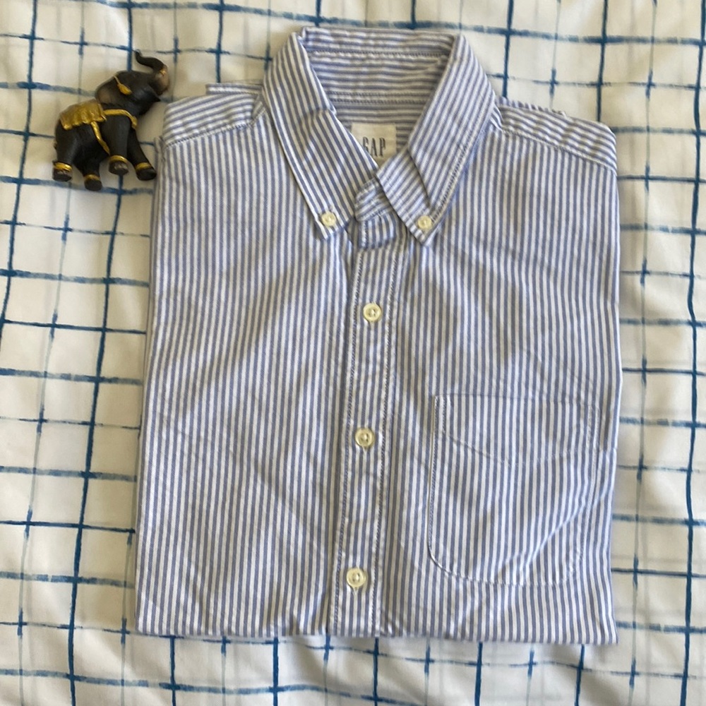 Gap button down shirt xs